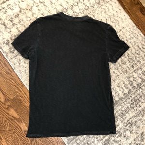 Men’s American Eagle short sleeve V-neck